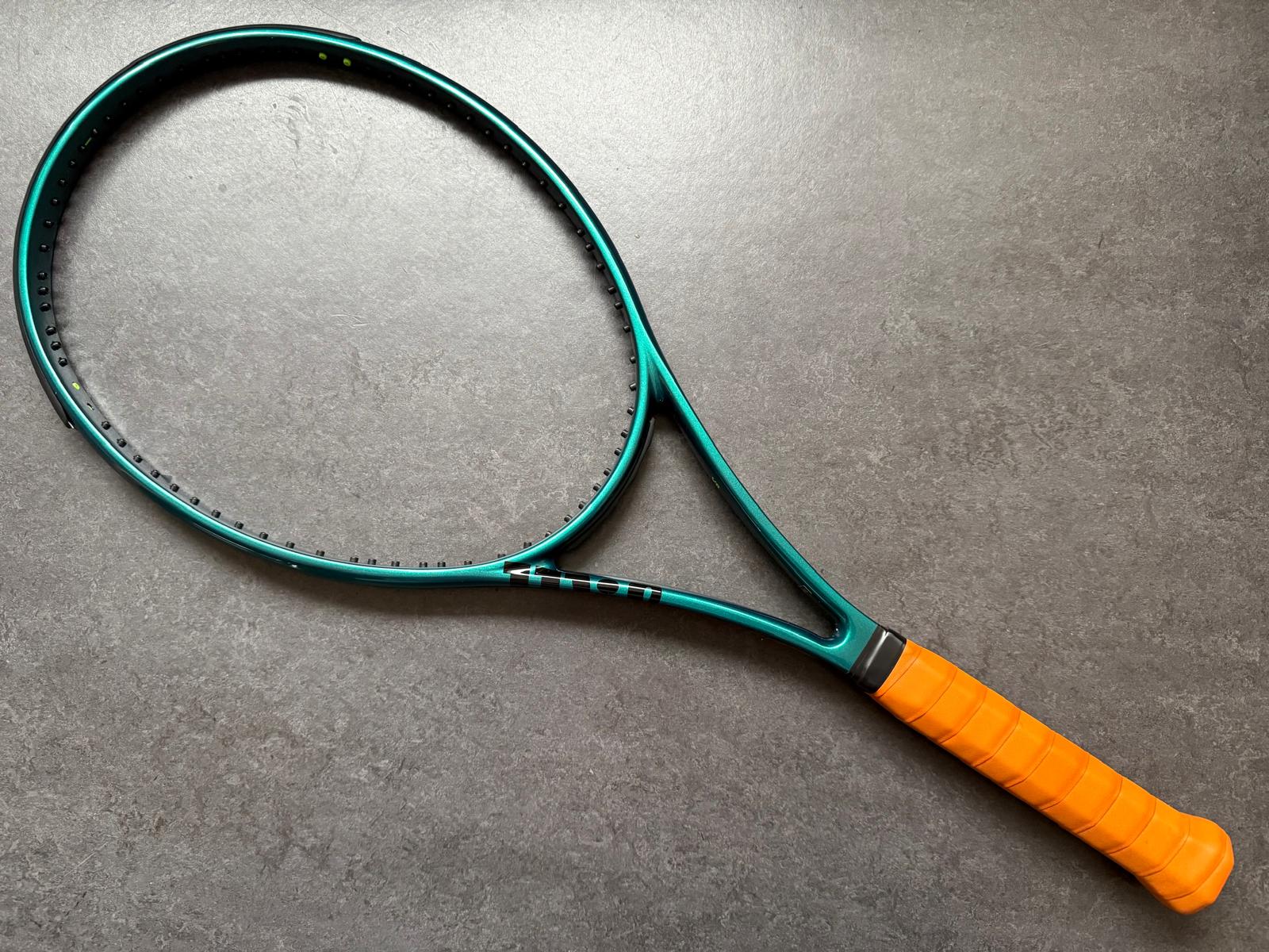 Wilson Pro Stock Blade 98 (18X19) – ProStockTennis