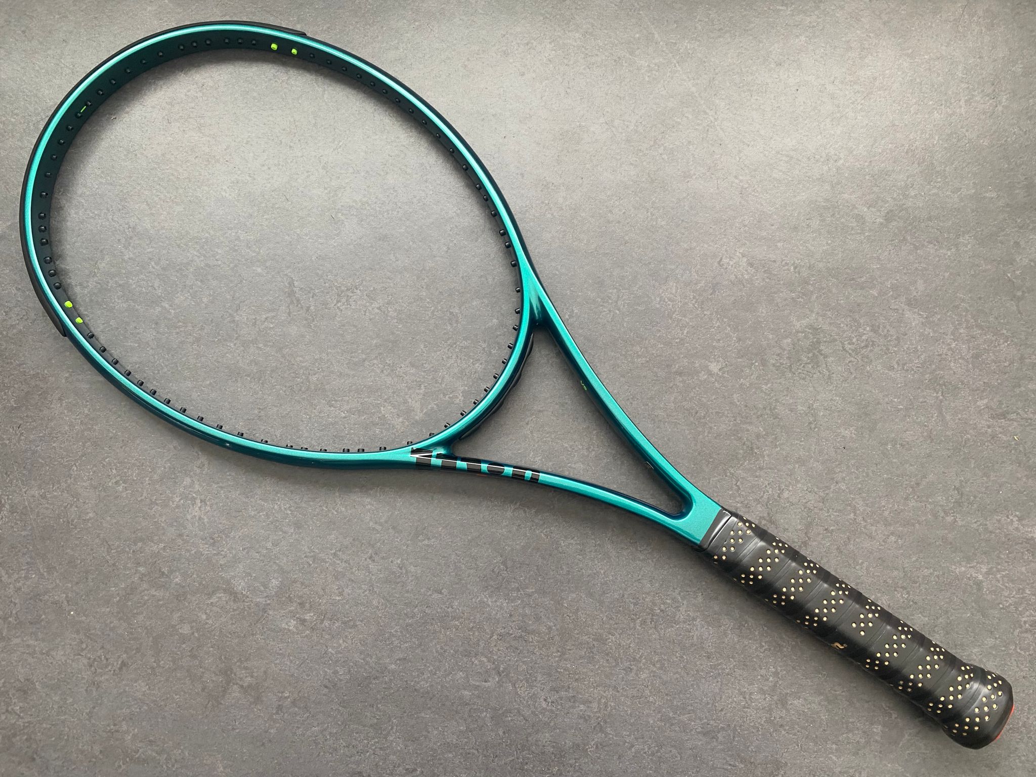 Wilson Pro Stock Blade 98 (18x20) – ProStockTennis