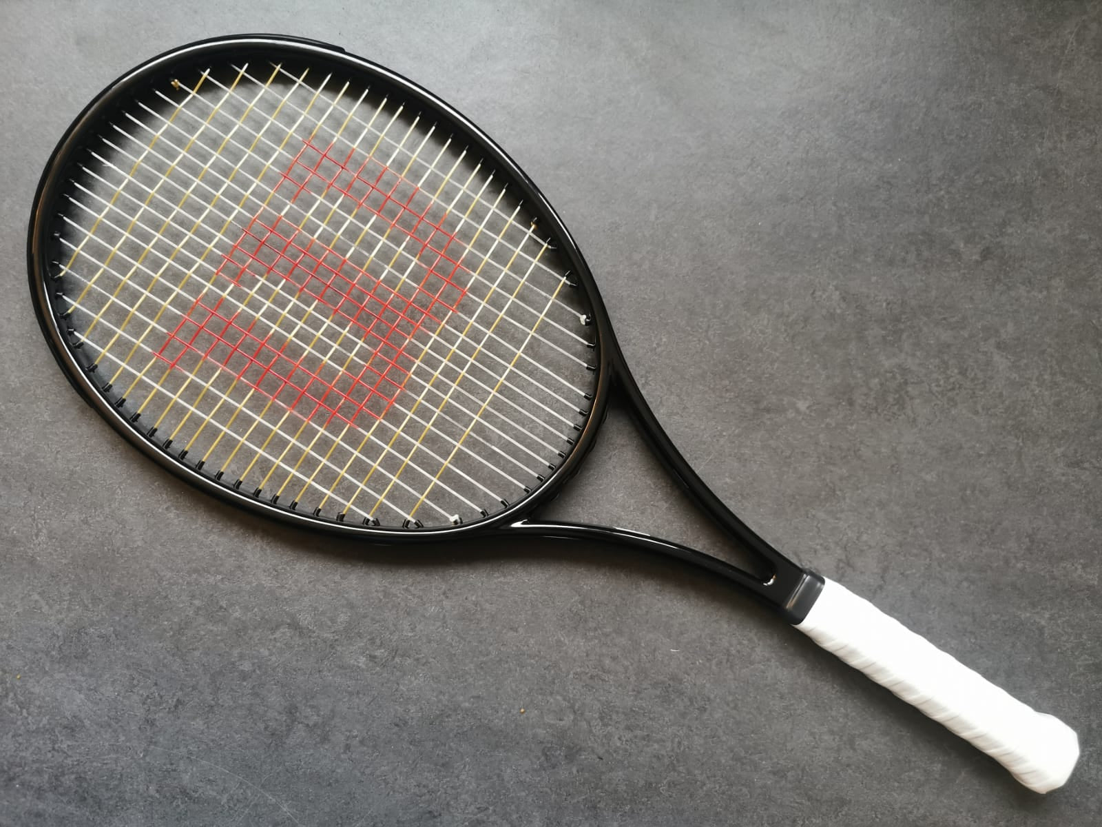 Wilson H19 Blacked Out (18x20) – ProStockTennis