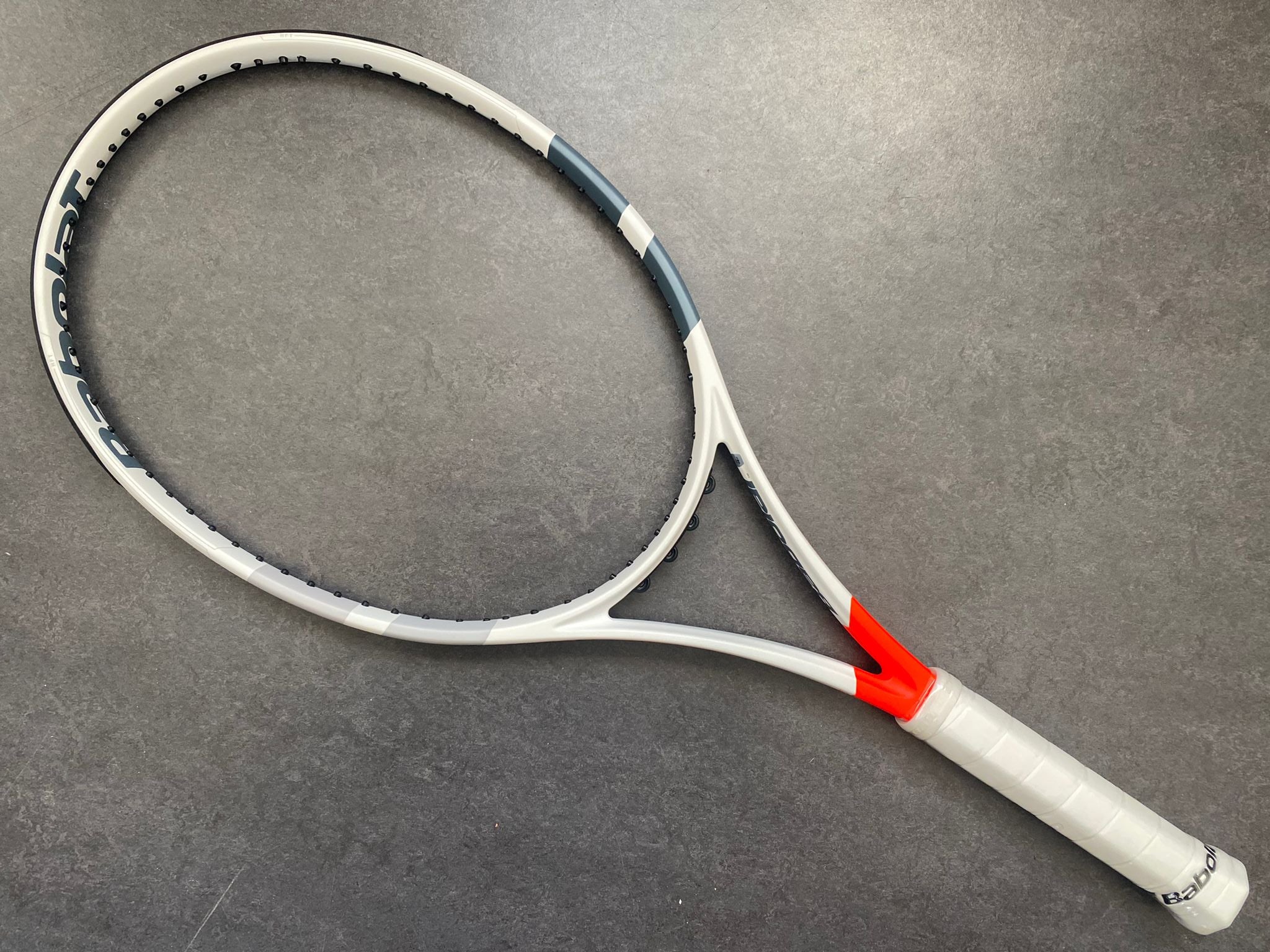 【計測済み】Babolat Pure Strike 16x19 グリップ2 Babolat Pure Strike 98 16x19 Gen4 Tennis Racquet | Midwest