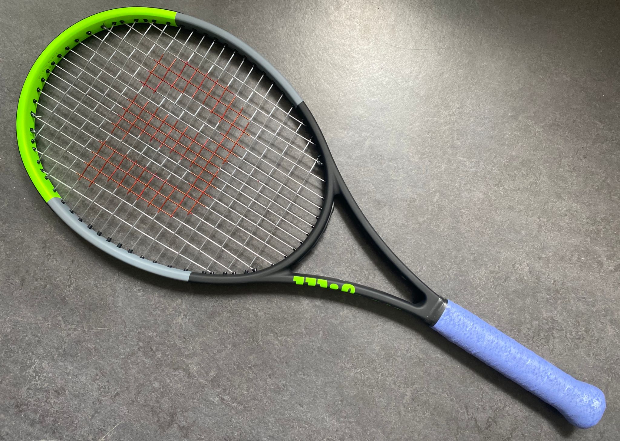 Wilson H22 Blade 98 (16x19) – ProStockTennis