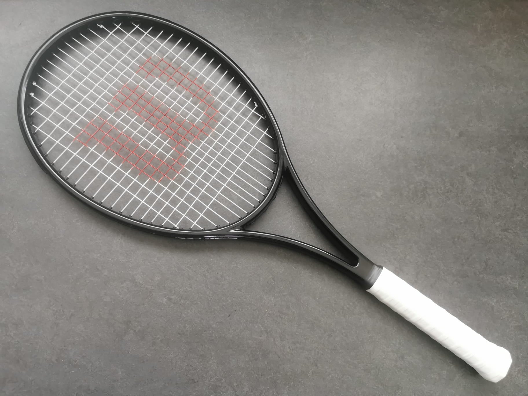 Wilson H19 Blacked Out (16x19) – ProStockTennis