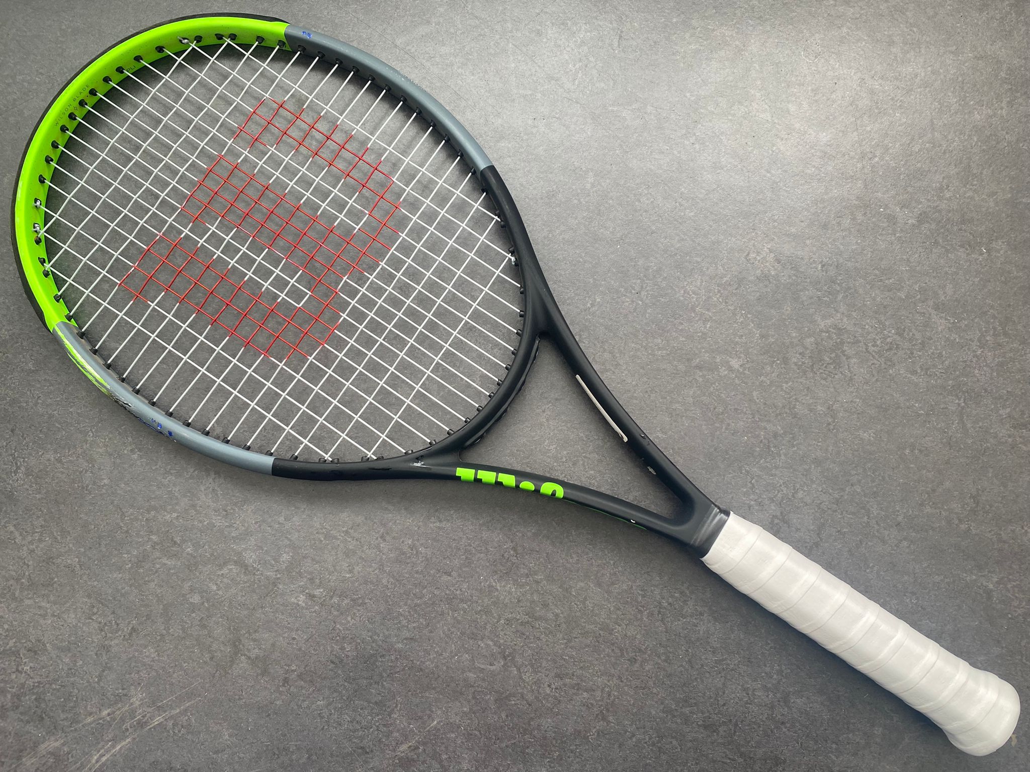 Wilson Pro Stock Blade 100 (16X19) – ProStockTennis