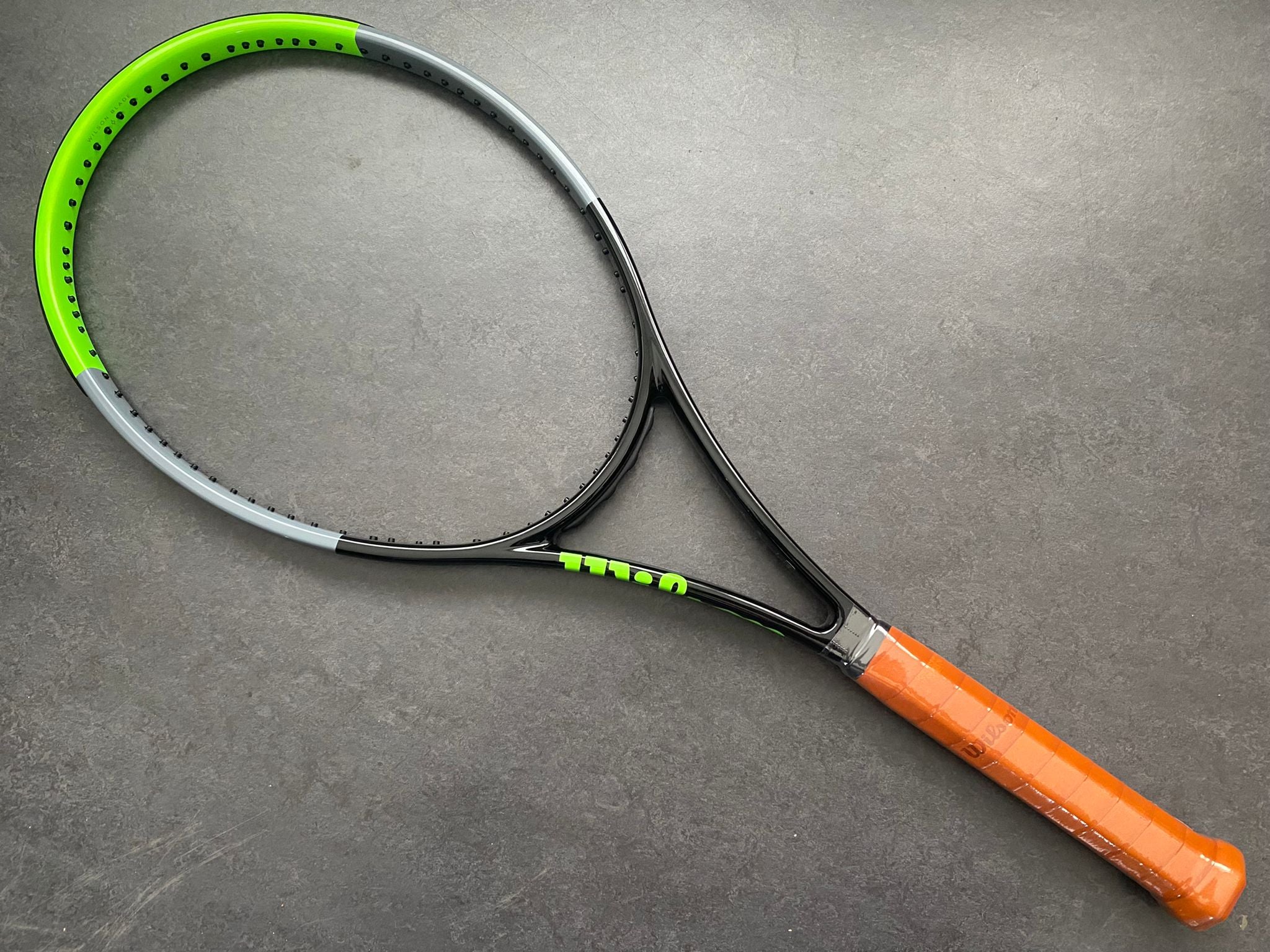 Wilson H22 Blade 98 XL (18x20) – ProStockTennis