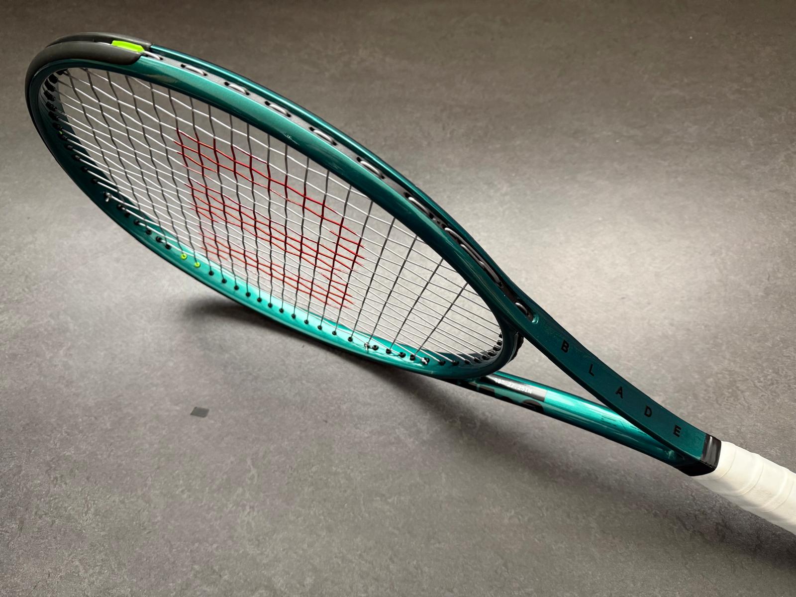Wilson Pro Stock Blade 98 XL (18X20) – ProStockTennis