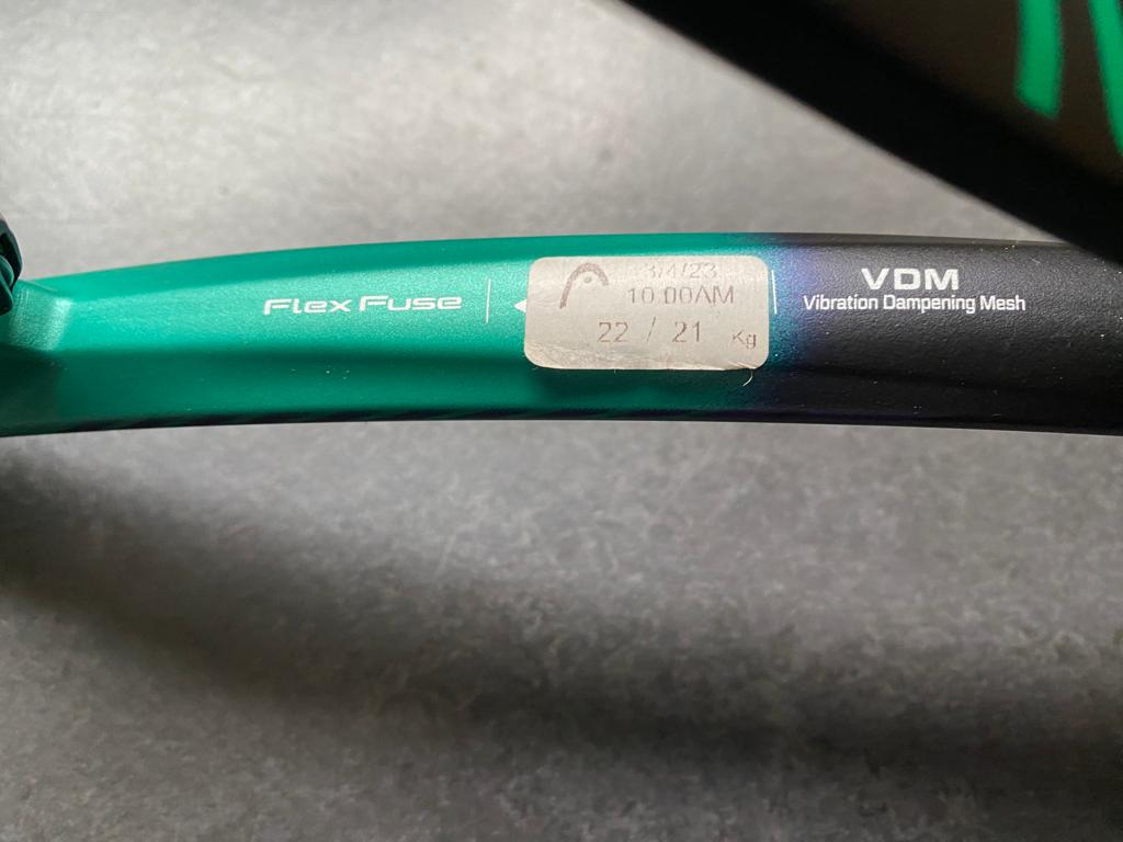 Yonex Pro Stock VCORE Pro 97D (18X20)