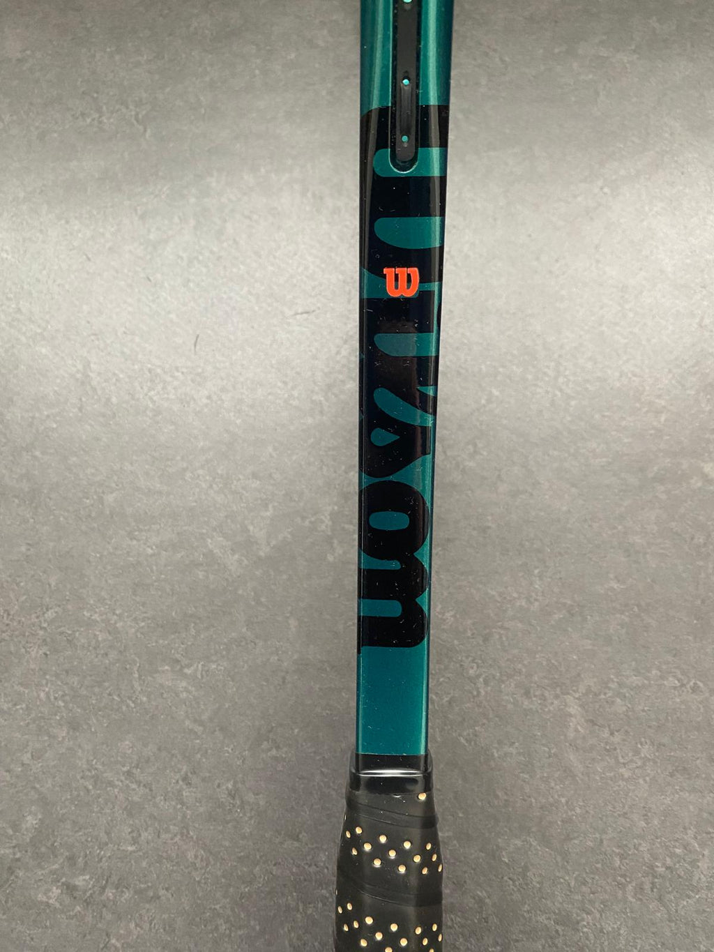 Wilson Pro Stock Blade 98 (18x20) – Pro Stock Tennis