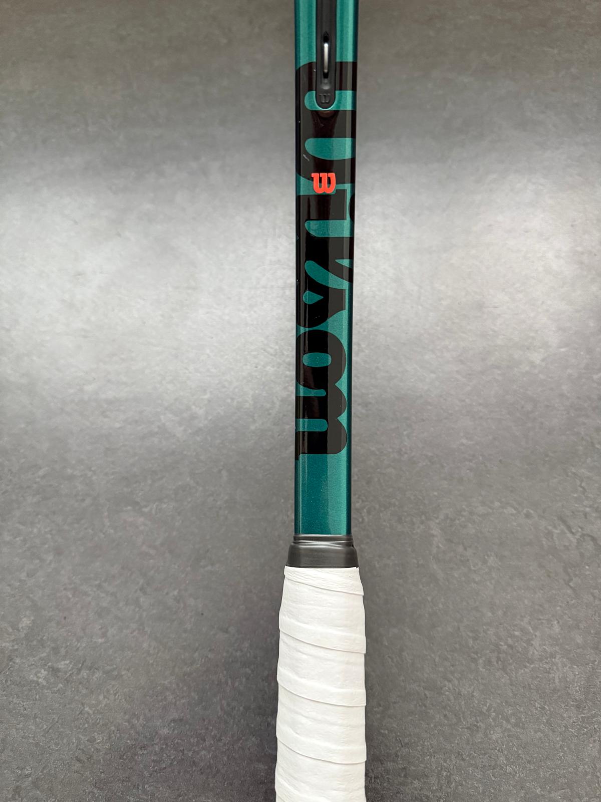 Wilson H22 XL (18X20)