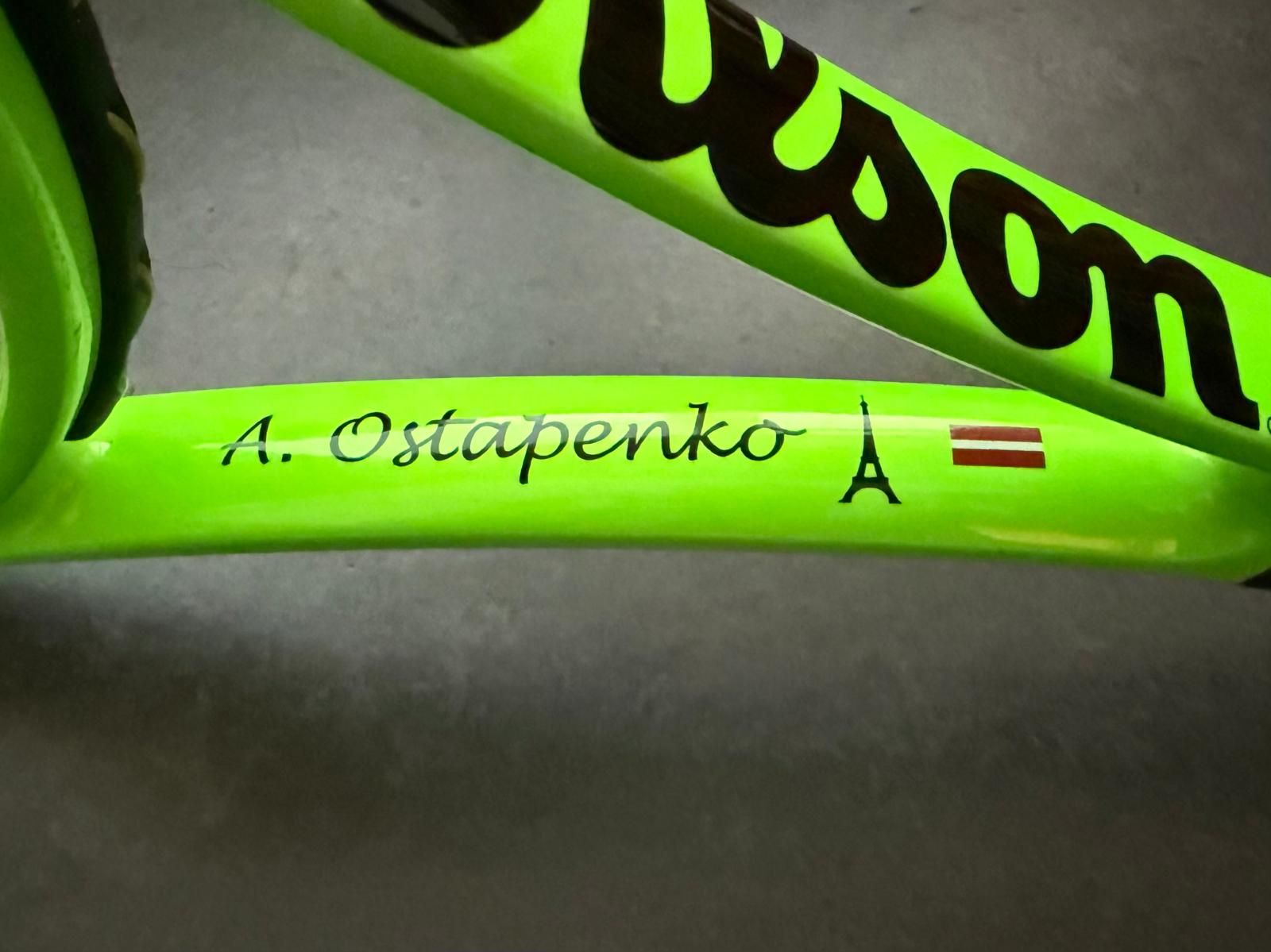 Jeļena Ostapenko Personal Wilson Steam 100 (16X20)