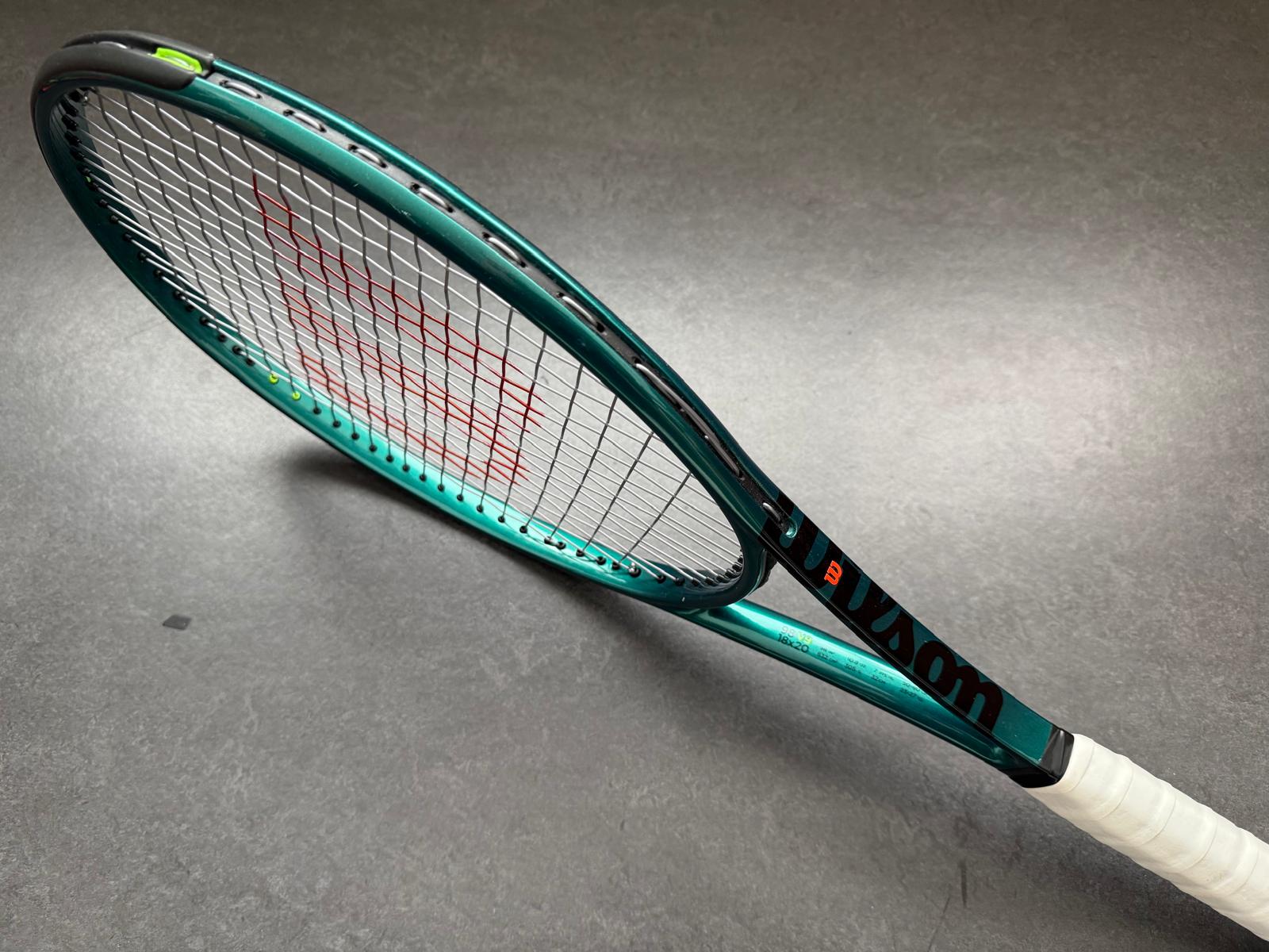 Wilson Pro Stock Blade 98 XL (18X20)