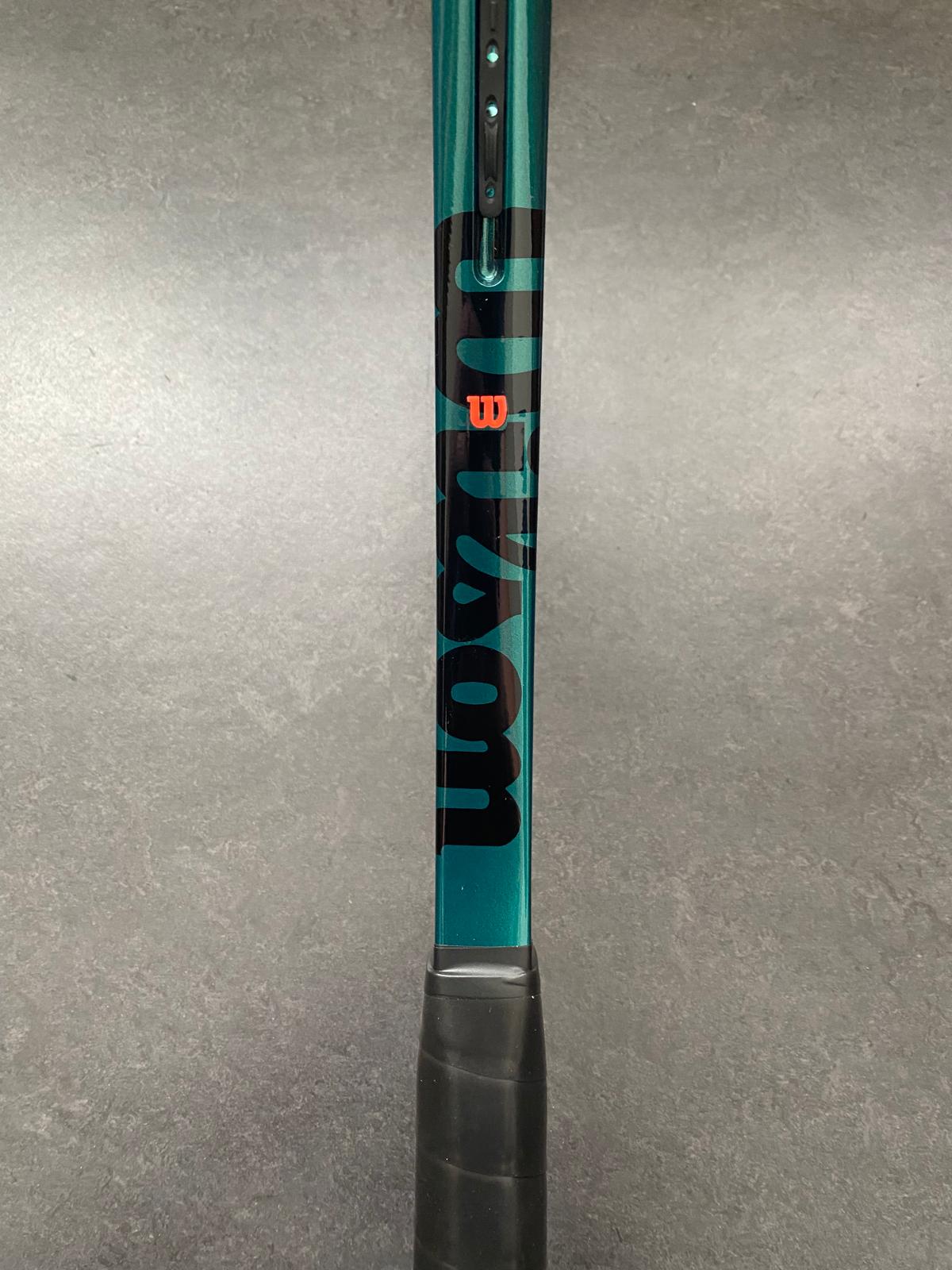 Raquette de tennis Wilson Clash 100 UL V2.0 Raquette de tennis Wilson Clash 100 UL V2.0