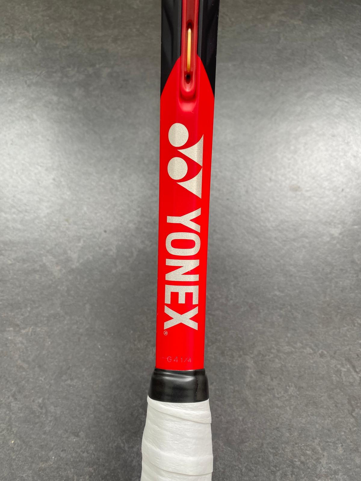 Yonex Pro Stock VCORE 100 (16X19)