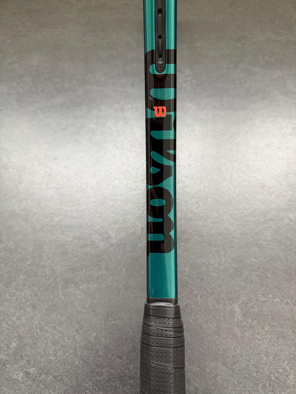 Wilson H22 XL (18X20)