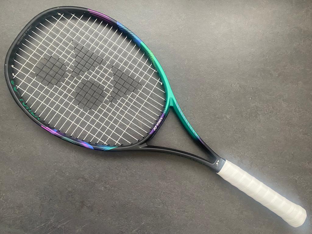 Yonex Pro Stock VCORE Pro 97 (16X19)