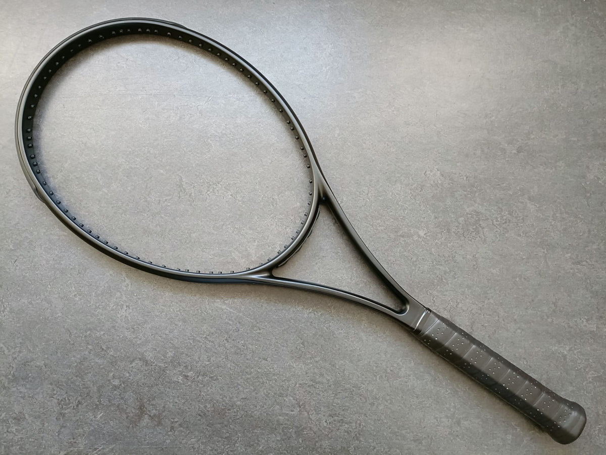 Wilson Pro Stock Blade 98 Blacked Out (18X20) – Pro Stock Tennis