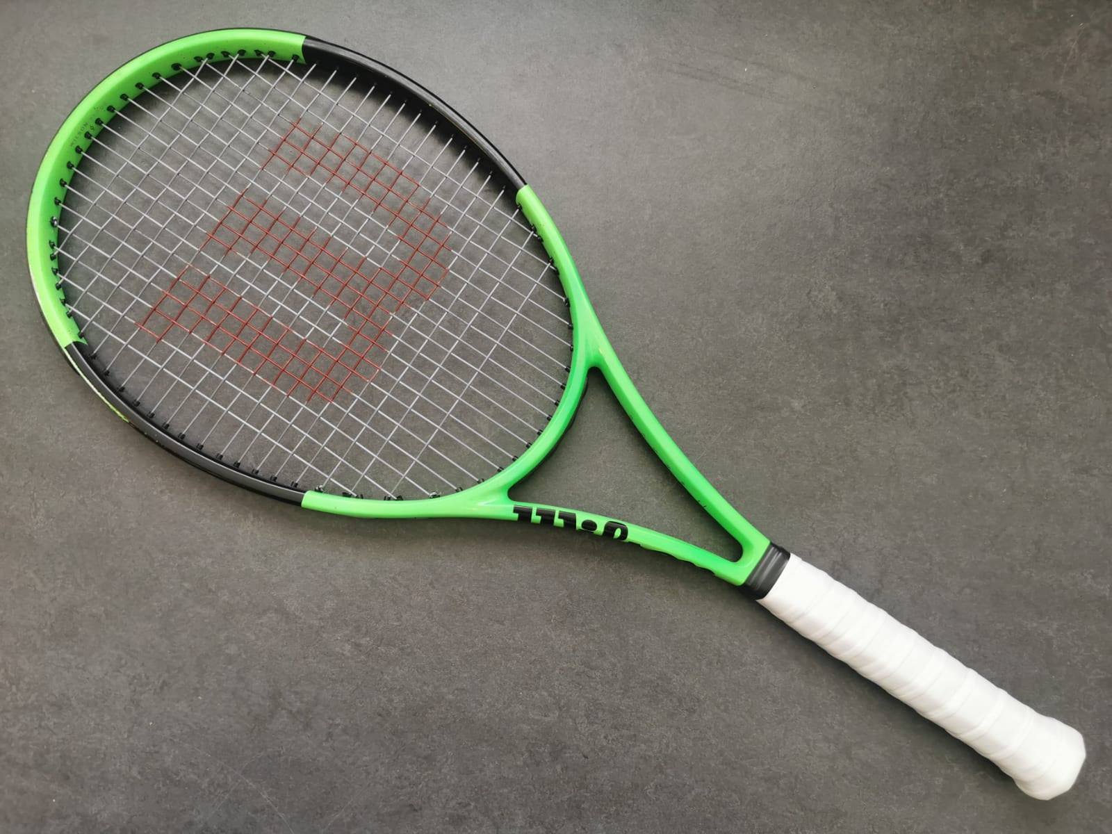 Wilson H22 Blade 98 Reversed Countervail (18x20) – ProStockTennis
