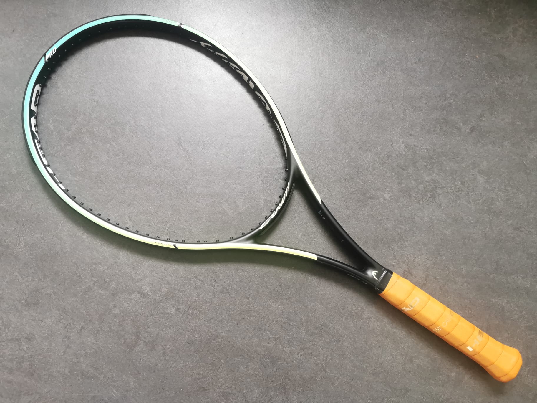 Head TGT344.4 Gravity Graphene 360+ Pro 2021 (18X20)