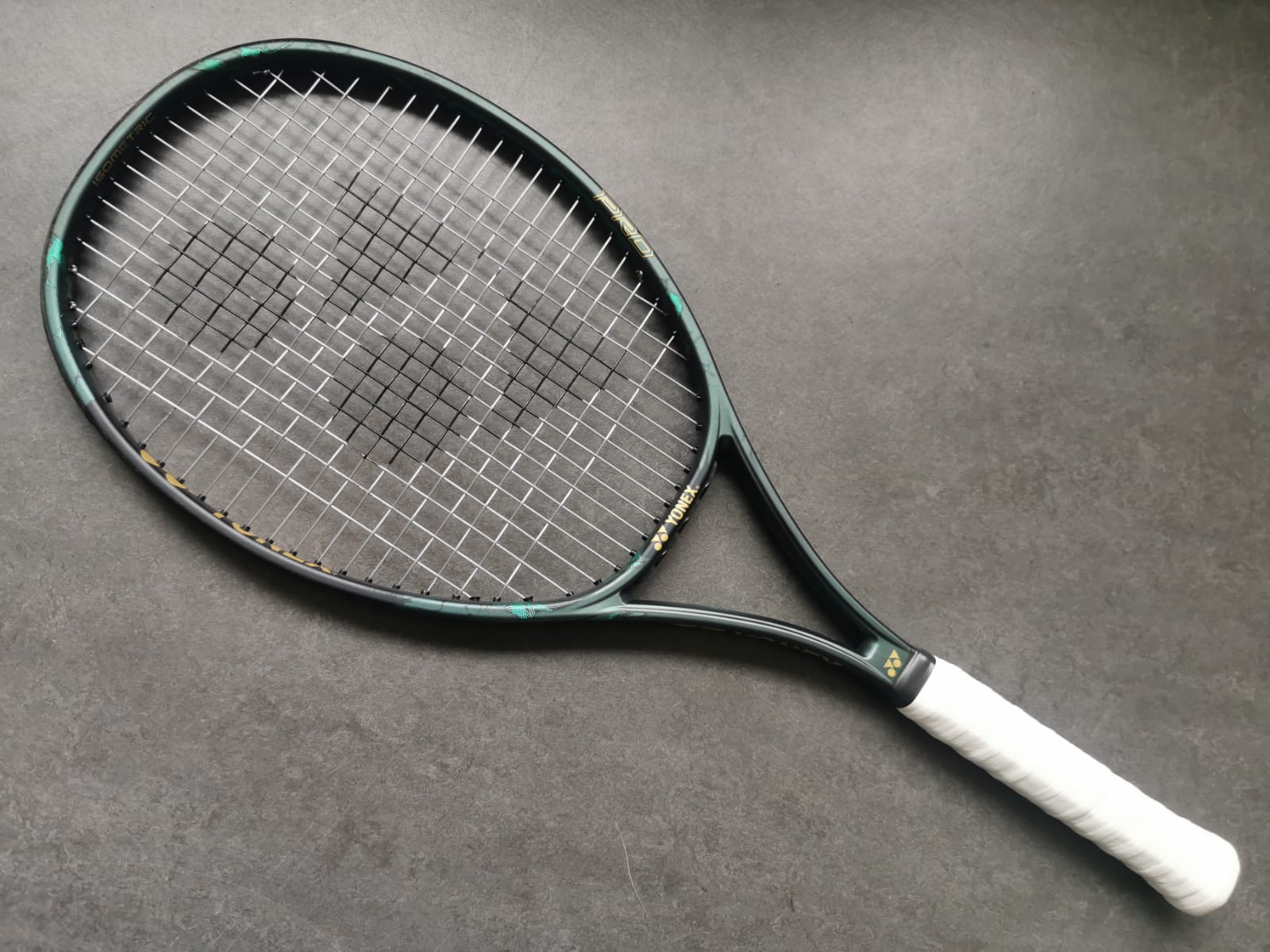 Yonex Pro Stock VCORE Pro 100