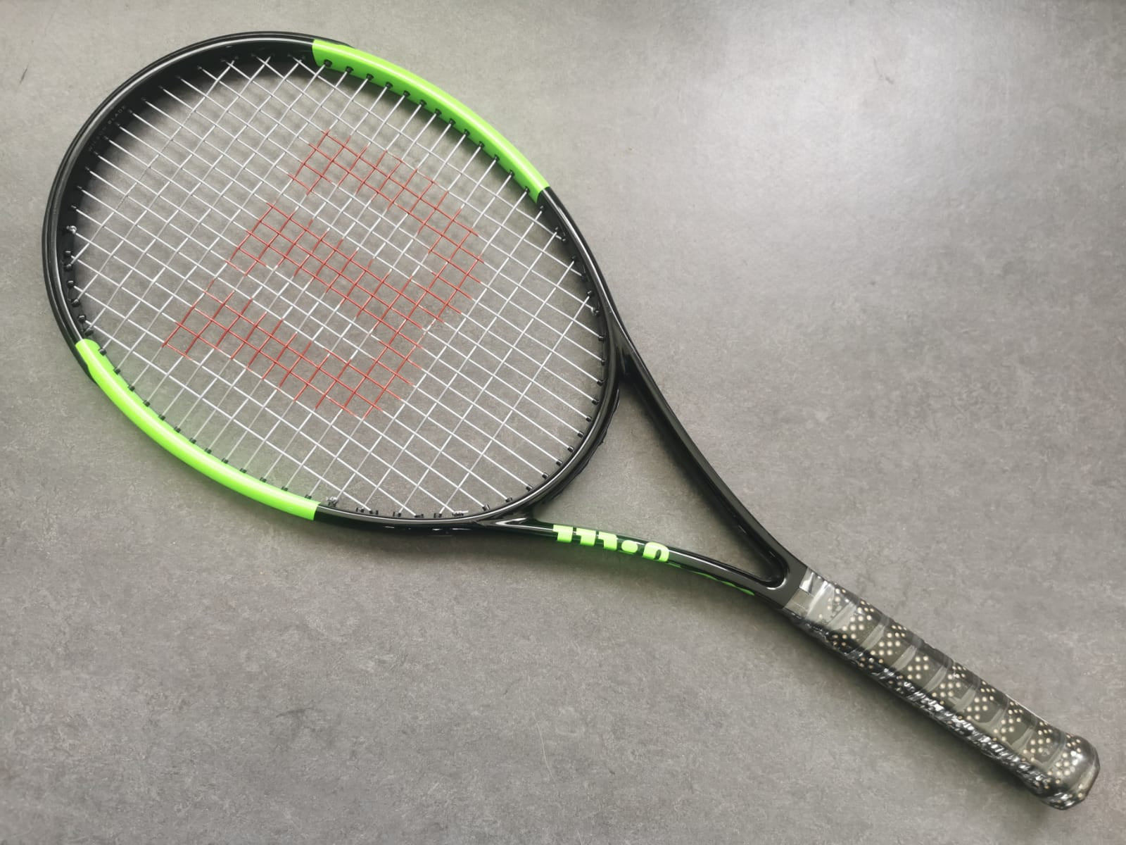Wilson Pro Stock Blade 98 (18X20)