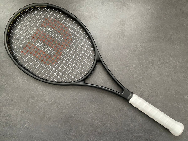 Racchetta da Tennis Wilson Federer Pro Staff 97 v14 - Fibra di Carbonio - Rigida Racchetta da Tennis Wilson Federer Pro Staff 97 v14 - Fibra di Carbonio - Rigida