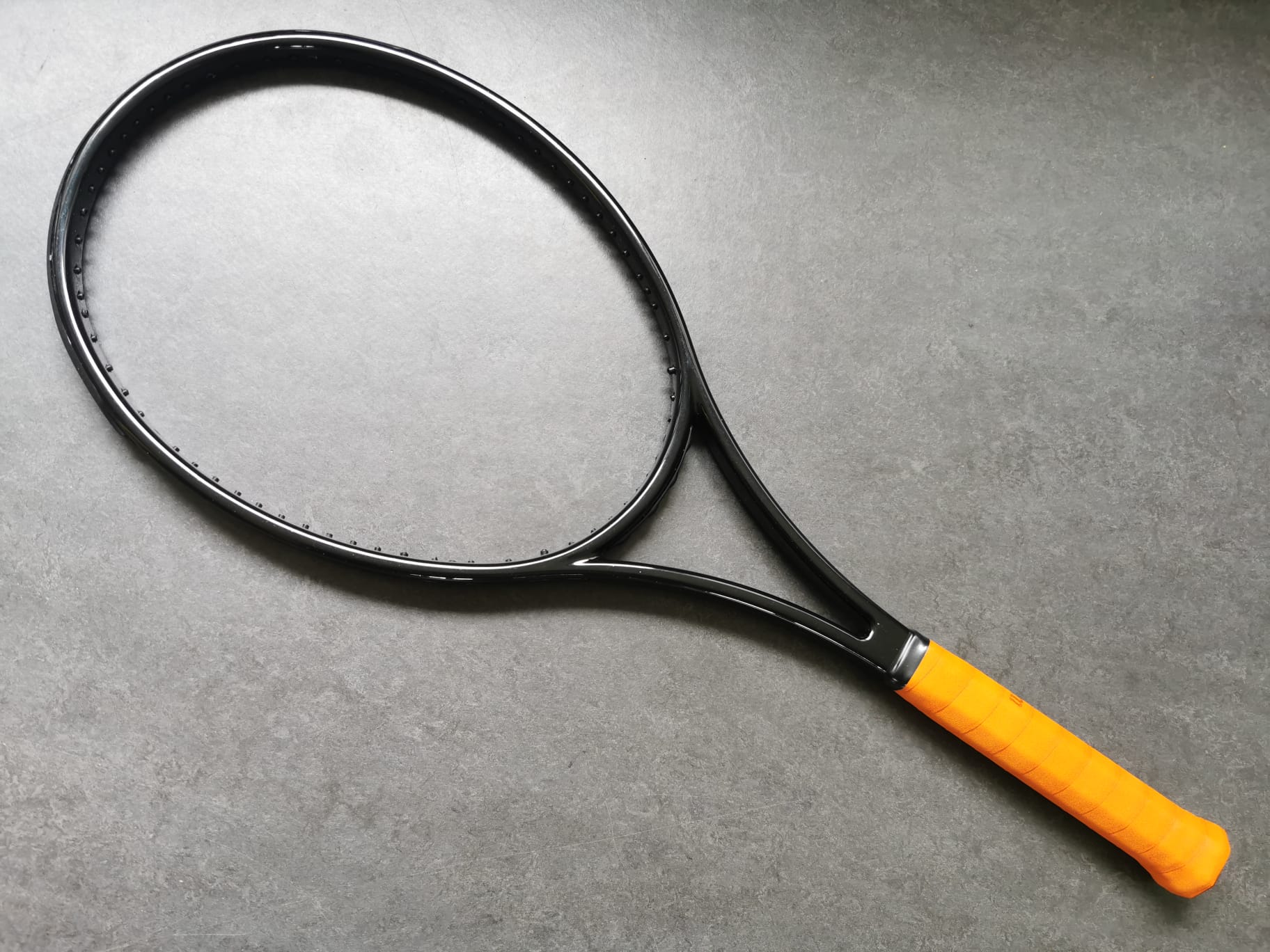 Wilson H19 Blacked Out (16x19) – ProStockTennis