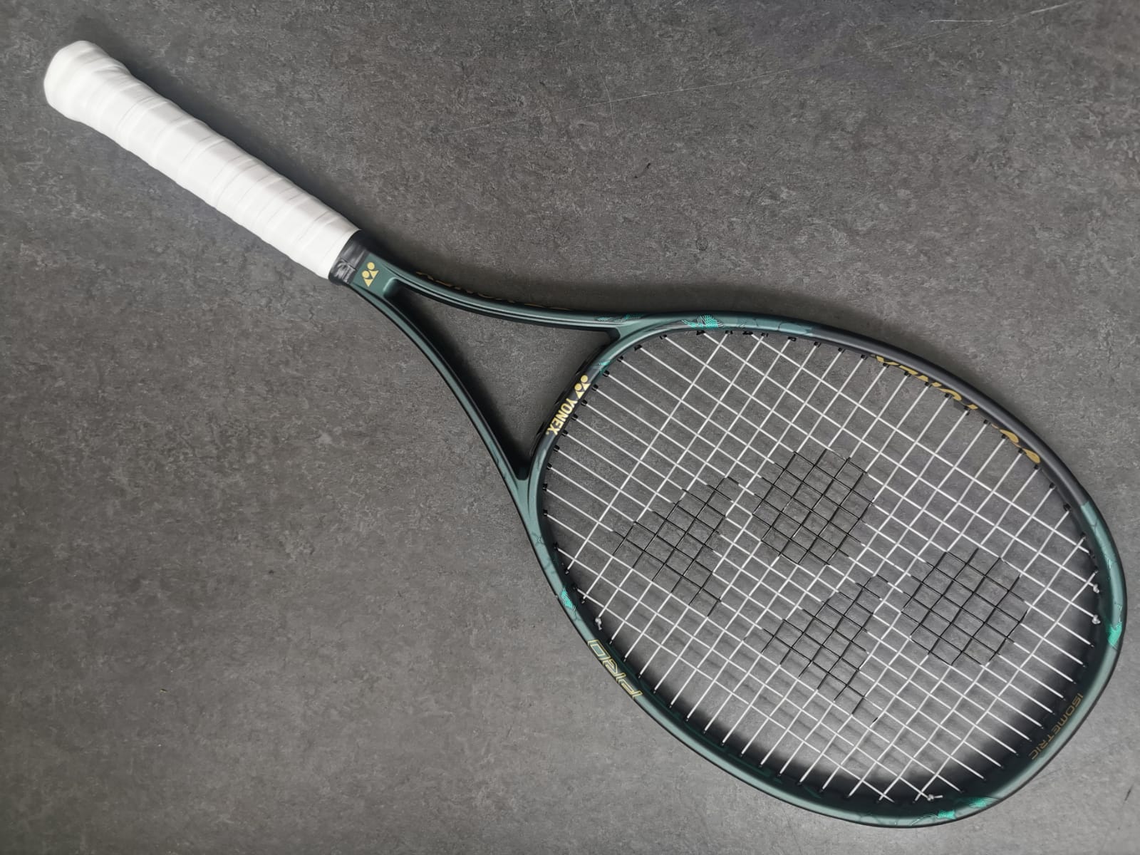 Yonex Pro Stock VCORE Pro 100